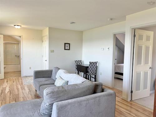 3533 Highway 1, Beaver River, NS - Indoor Photo Showing Living Room