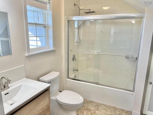 3533 Highway 1, Beaver River, NS - Indoor Photo Showing Bathroom