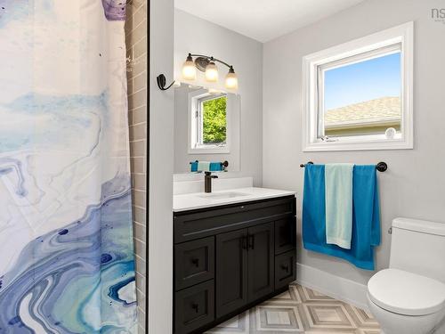 125 Appian Way, Dartmouth, NS - Indoor Photo Showing Bathroom