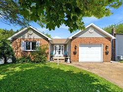 125 Appian Way  Dartmouth, NS B2X 3H5