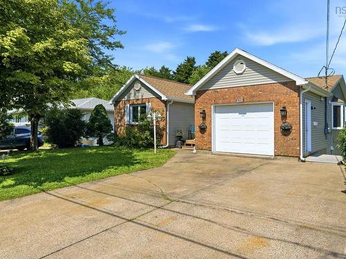 125 Appian Way, Dartmouth, NS - Outdoor