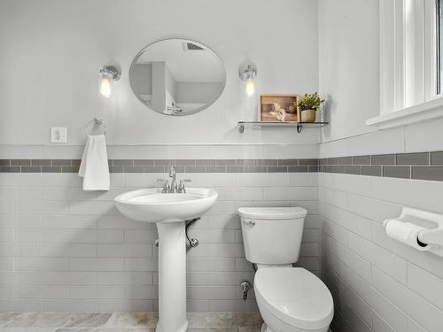 6705 Quinpool Road, Halifax, NS - Indoor Photo Showing Bathroom