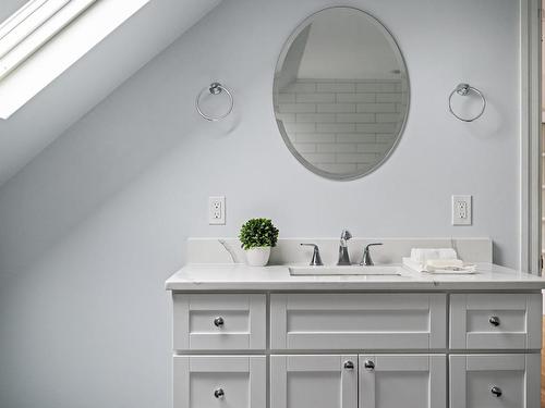 6705 Quinpool Road, Halifax, NS - Indoor Photo Showing Bathroom