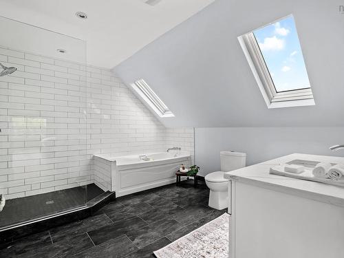 6705 Quinpool Road, Halifax, NS - Indoor Photo Showing Bathroom