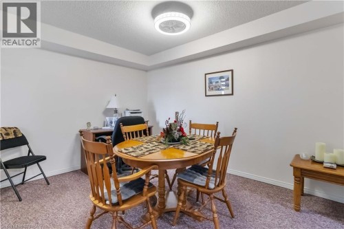 9 Bonheur Court Unit# 506, Brantford, ON - Indoor Photo Showing Dining Room