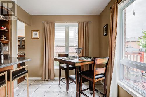 8 Closs Square, Aurora, ON - Indoor Photo Showing Dining Room