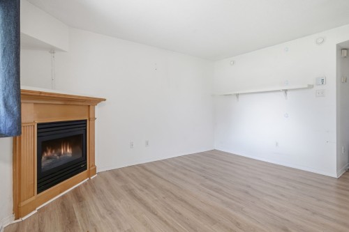 Living Room - 2-161 Boul. Louise-Campagna, Gatineau (Hull), QC - Indoor With Fireplace
