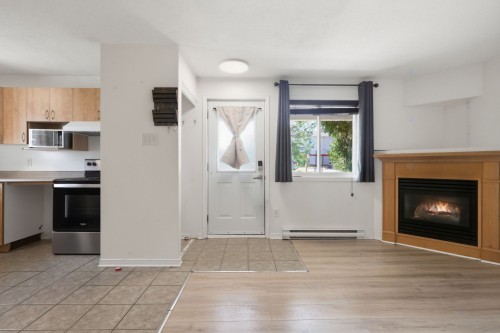 Mud Room - 2-161 Boul. Louise-Campagna, Gatineau (Hull), QC - Indoor With Fireplace