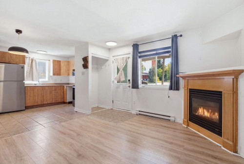 Overall view - 2-161 Boul. Louise-Campagna, Gatineau (Hull), QC - Indoor With Fireplace