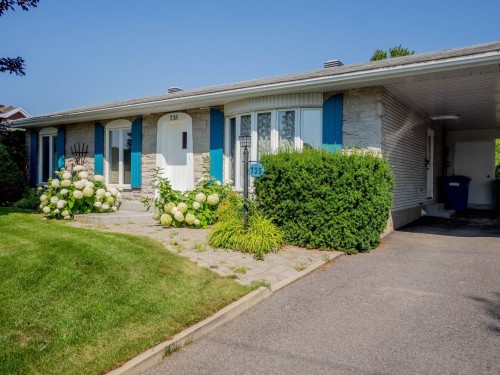 735 Rue Bienvenue  Québec (Charlesbourg), QC G1G 2W2