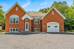 660 Ch. Maurais  Coaticook, QC J1A 2S4