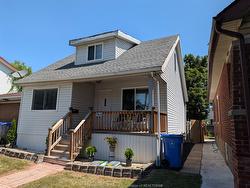 868 ELM Windsor, ON N9A 5H3