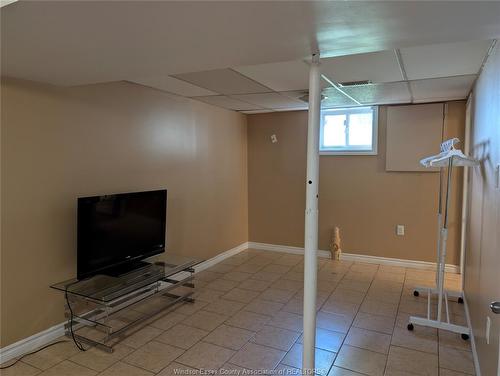 868 Elm, Windsor, ON 