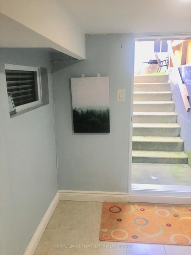 Lower Unit-305 Margueretta Street , Toronto, ON M6H 3S4 3