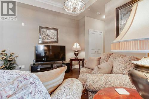519 - 111 Civic Square Gate, Aurora, ON - Indoor