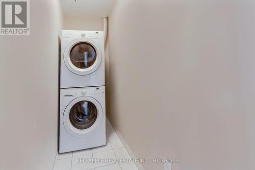 519 - 111 Civic Square Gate, Aurora, ON - Indoor Photo Showing Laundry Room