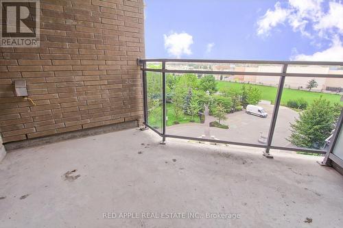 519 - 111 Civic Square Gate, Aurora, ON - Outdoor With Balcony With Exterior