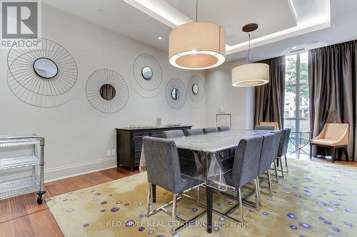 519 - 111 Civic Square Gate, Aurora, ON - Indoor Photo Showing Dining Room