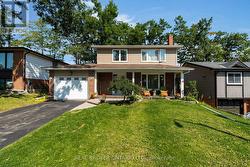 40 FARMINGDALE CRESCENT  Barrie, ON L4M 5E5