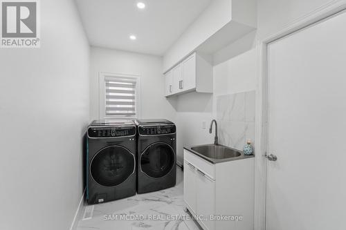 3071 Bayberry Drive, Mississauga, ON - Indoor Photo Showing Laundry Room