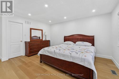 3071 Bayberry Drive, Mississauga, ON - Indoor Photo Showing Bedroom