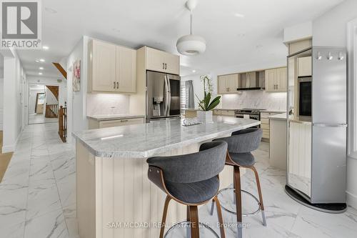 3071 Bayberry Drive, Mississauga, ON - Indoor Photo Showing Kitchen With Stainless Steel Kitchen With Upgraded Kitchen