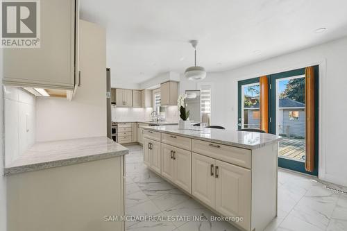 3071 Bayberry Drive, Mississauga, ON - Indoor Photo Showing Kitchen