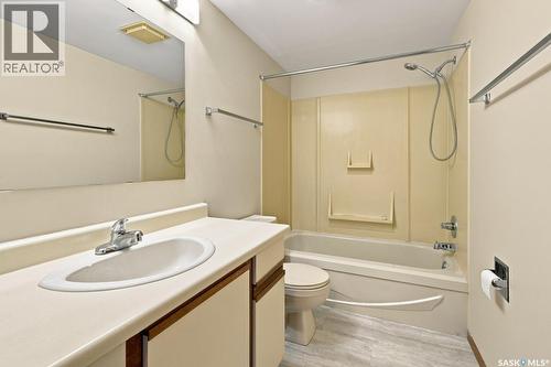 203 918 Argyle Avenue, Saskatoon, SK - Indoor Photo Showing Bathroom