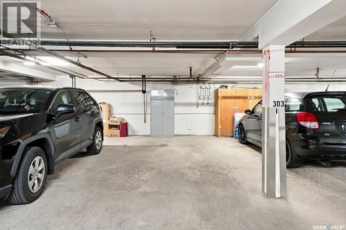203 918 Argyle Avenue, Saskatoon, SK - Indoor Photo Showing Garage