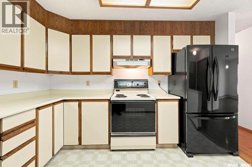 203 918 Argyle Avenue, Saskatoon, SK - Indoor Photo Showing Kitchen