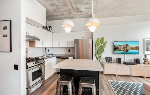 704-50 Camden Street, Toronto, ON - Indoor Photo Showing Kitchen