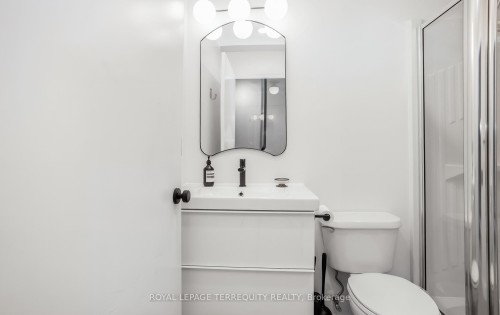 704-50 Camden Street, Toronto, ON - Indoor Photo Showing Bathroom