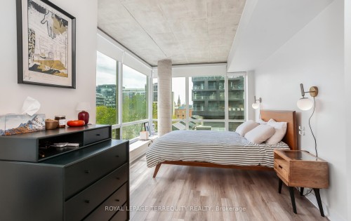 704-50 Camden Street, Toronto, ON - Indoor Photo Showing Bedroom