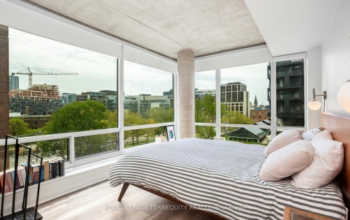 704-50 Camden Street, Toronto, ON - Indoor Photo Showing Bedroom