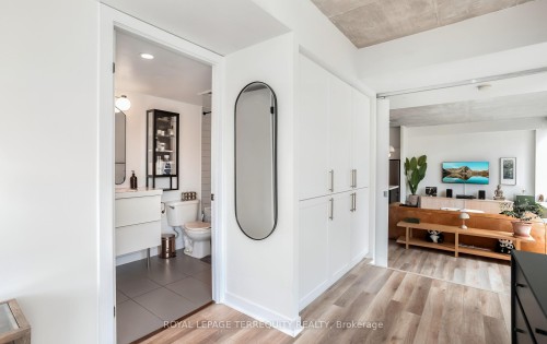 704-50 Camden Street, Toronto, ON - Indoor Photo Showing Other Room