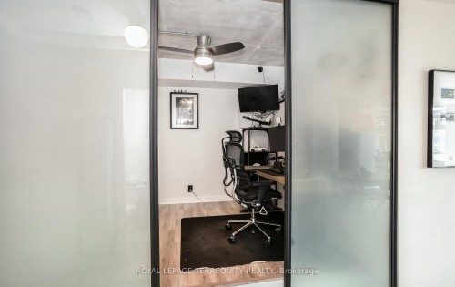 704-50 Camden Street, Toronto, ON - Indoor Photo Showing Other Room