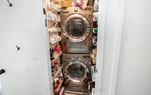 704-50 Camden Street, Toronto, ON - Indoor Photo Showing Laundry Room