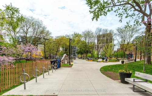 704-50 Camden Street, Toronto, ON - Outdoor