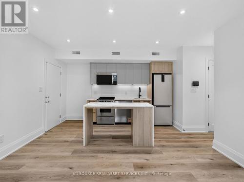 UNIT 6 - 28 NORCROSS ROAD , Toronto, Ontario M3H 2R4 2