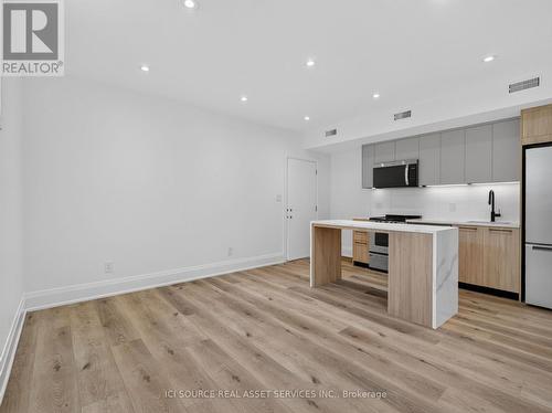 UNIT 6 - 28 NORCROSS ROAD , Toronto, Ontario M3H 2R4 5