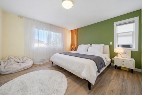 #105-1950 John Rd, Sidney, BC 