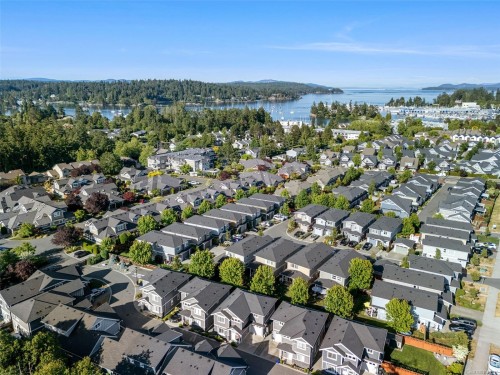 #105-1950 John Rd, Sidney, BC 