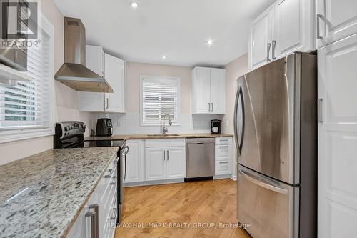 12 Ready Way, Ottawa, ON - Indoor Photo Showing Kitchen With Stainless Steel Kitchen With Upgraded Kitchen