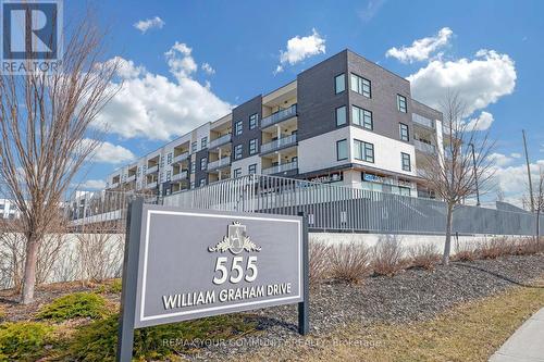 PH401 - 555 WILLIAM GRAHAM DRIVE  Aurora, ON L4G 3H9