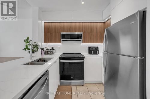 1202 - 11 ONEIDA CRESCENT  Richmond Hill, ON L4B 0A1