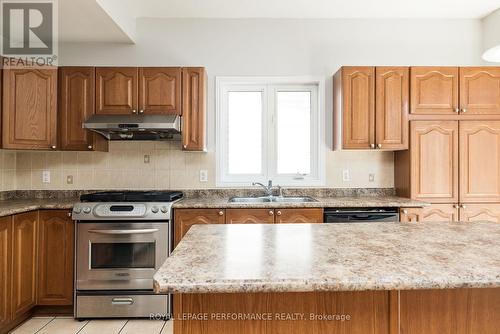 127 Finn Court, Ottawa, ON - Indoor Photo Showing Kitchen With Double Sink