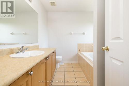 Primary Ensuite full bathroom - 127 Finn Court, Ottawa, ON - Indoor Photo Showing Bathroom