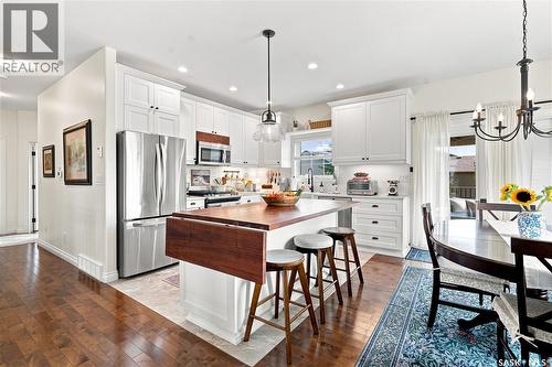 621 Braun Lane, Warman, SK - Indoor Photo Showing Kitchen With Stainless Steel Kitchen With Upgraded Kitchen