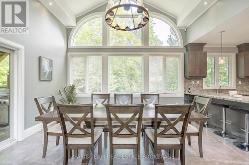 7 Duquette Court, Tiny, ON - Indoor Photo Showing Dining Room