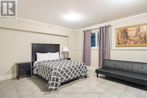 7 Duquette Court, Tiny, ON - Indoor Photo Showing Bedroom